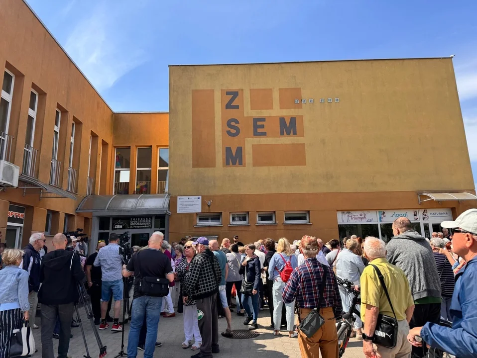 Mieszkańcy przyszli po odpowiedzi do zgierskiej spółdzielni