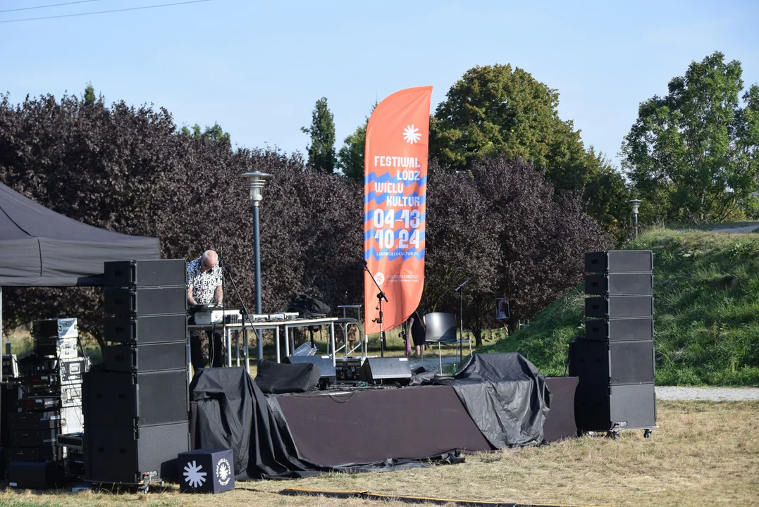 Piknik międzypokoleniowy w Parku Ocalałych w Łodzi