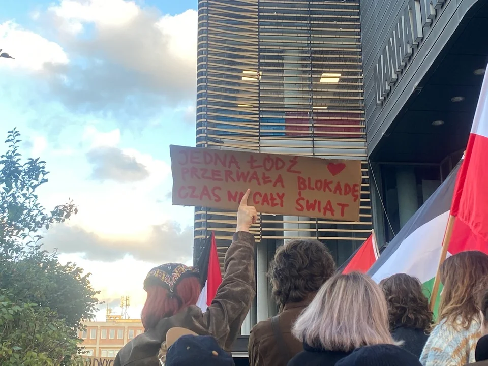 Kilkaset osób pod Manhattanem w geście solidarności z Gazą
