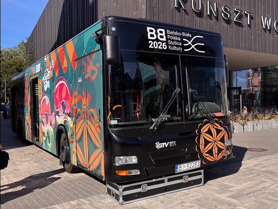 Wyjątkowy autobus zaparkował w centrum Gdańska - Zdjęcie główne