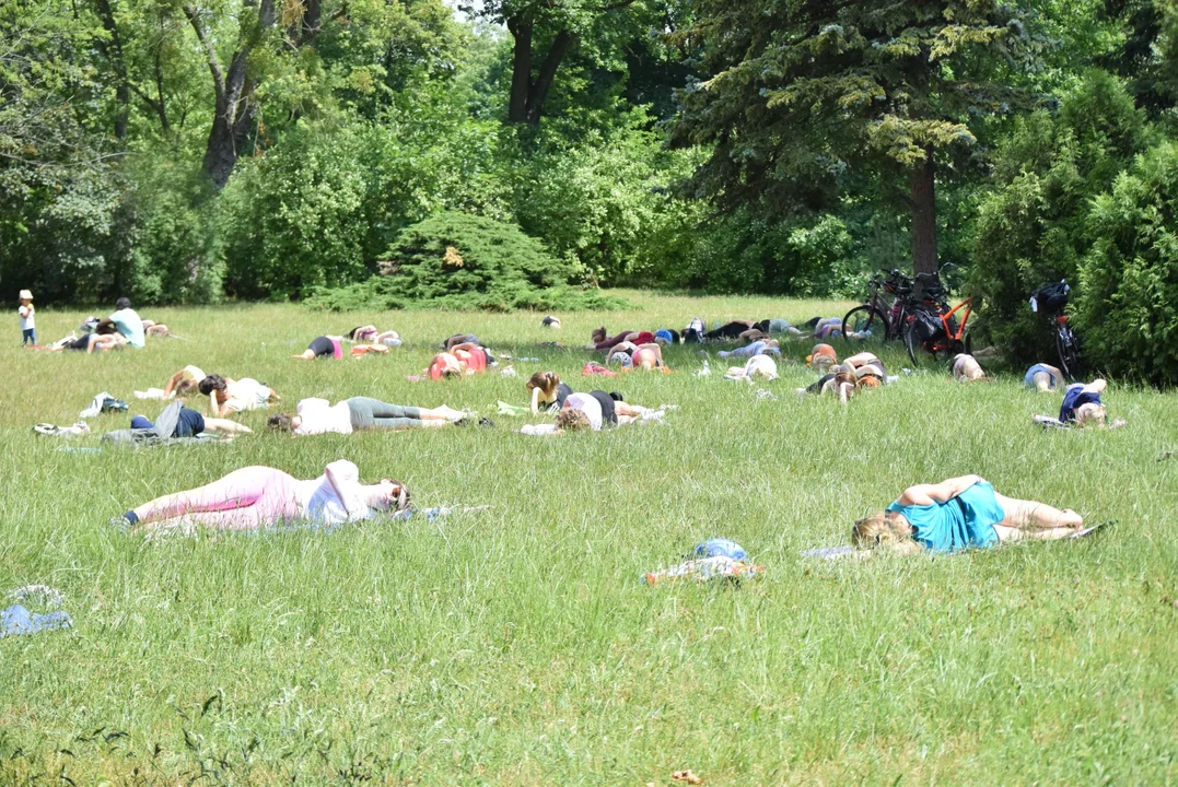 Joga w Parku Poniatowskiego