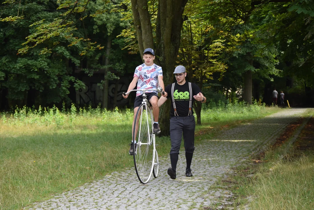 Historia rowerów w Parku Julianowskim na 600. urodizny Łodzi