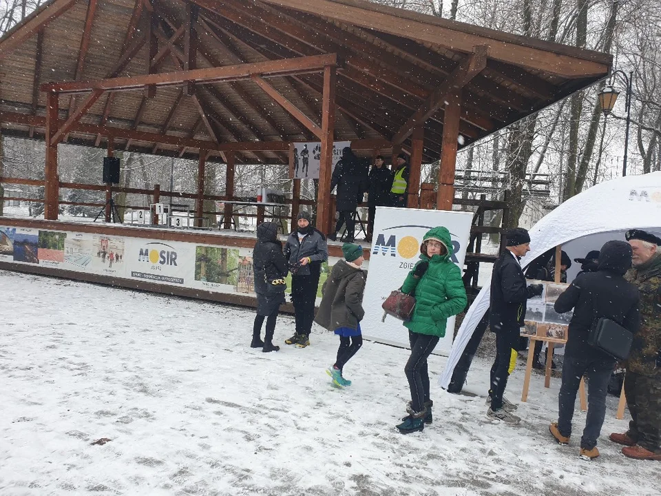 Bieg Tropem Wilczym w Zgierzu. Mimo kiepskiej pogody było naprawdę gorąco