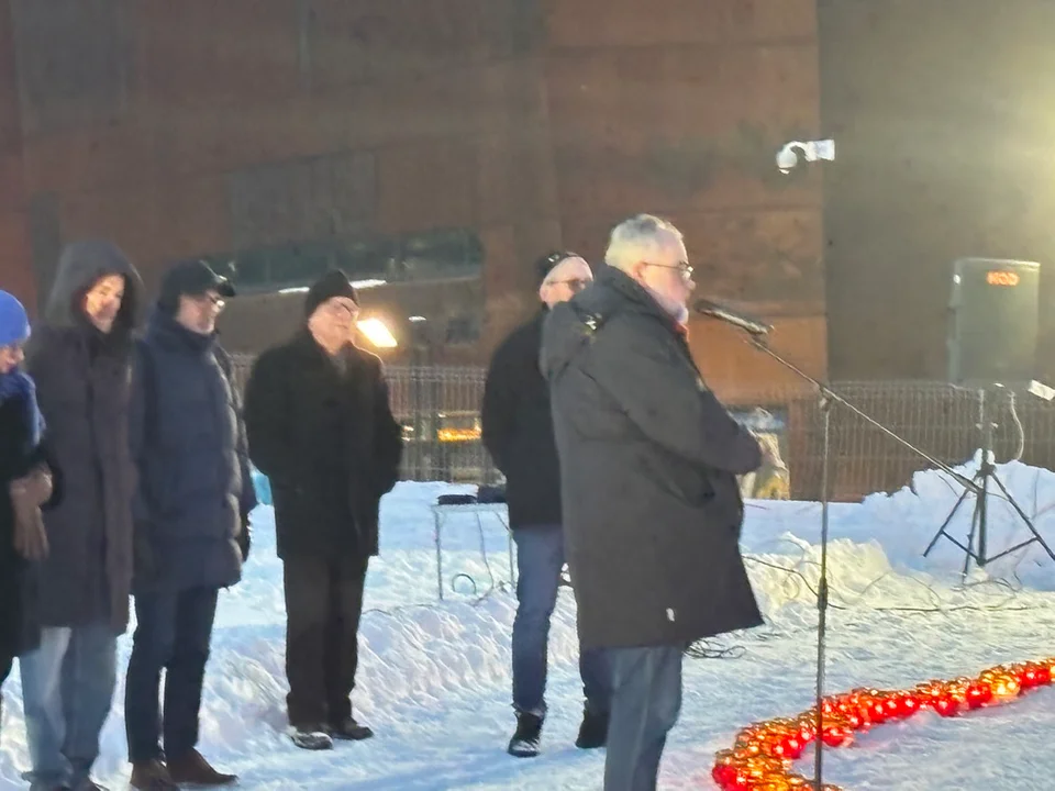 Rocznica śmierci Pawła Adamowicza. Tak zapłonęło serce pamięci w Gdańsku