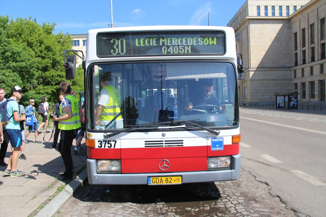 30. lecie Mercedesów O405N - pierwszego autobusu niskopogłowego w Łodzi