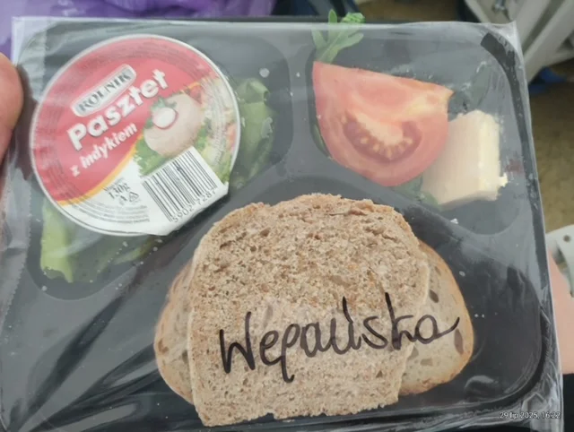 Posiłki w jednym ze szpitali wojewódzkich. Jest weganką, a mimo to serwowano jej mięso [ZDJĘCIA] - Zdjęcie główne