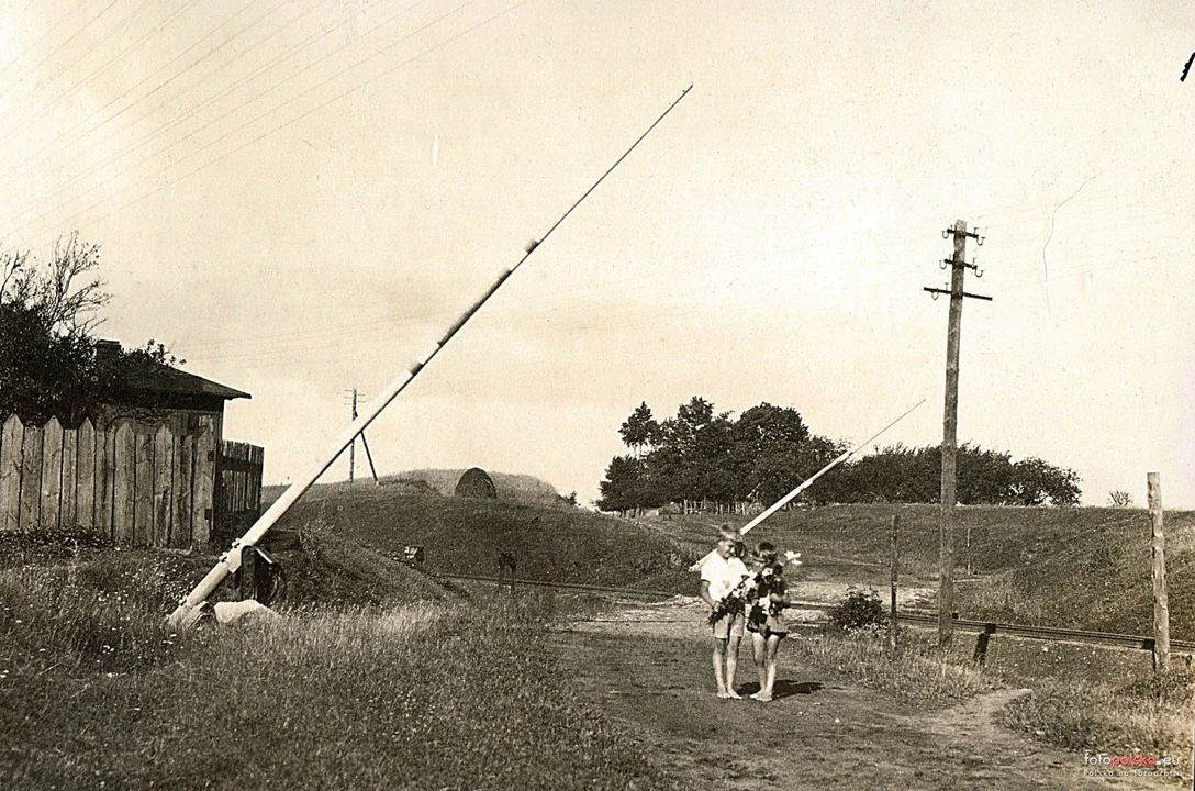 czerwiec 1929 , Przejazd kolejowy w Szczawinie