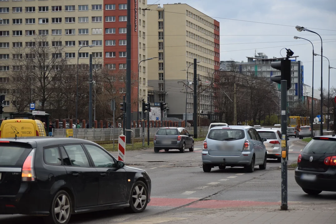 Niebezpieczne skrzyżowanie na alei Politechniki