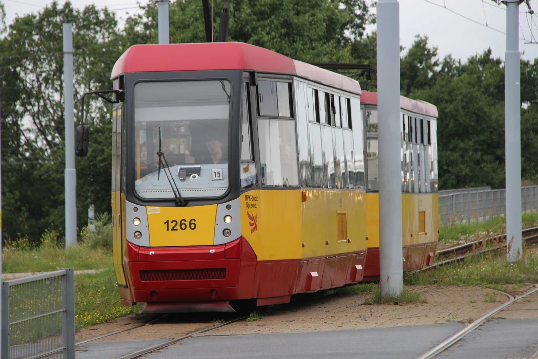 Komunikacja zastępcza na alei Włókniarzy w Łodzi