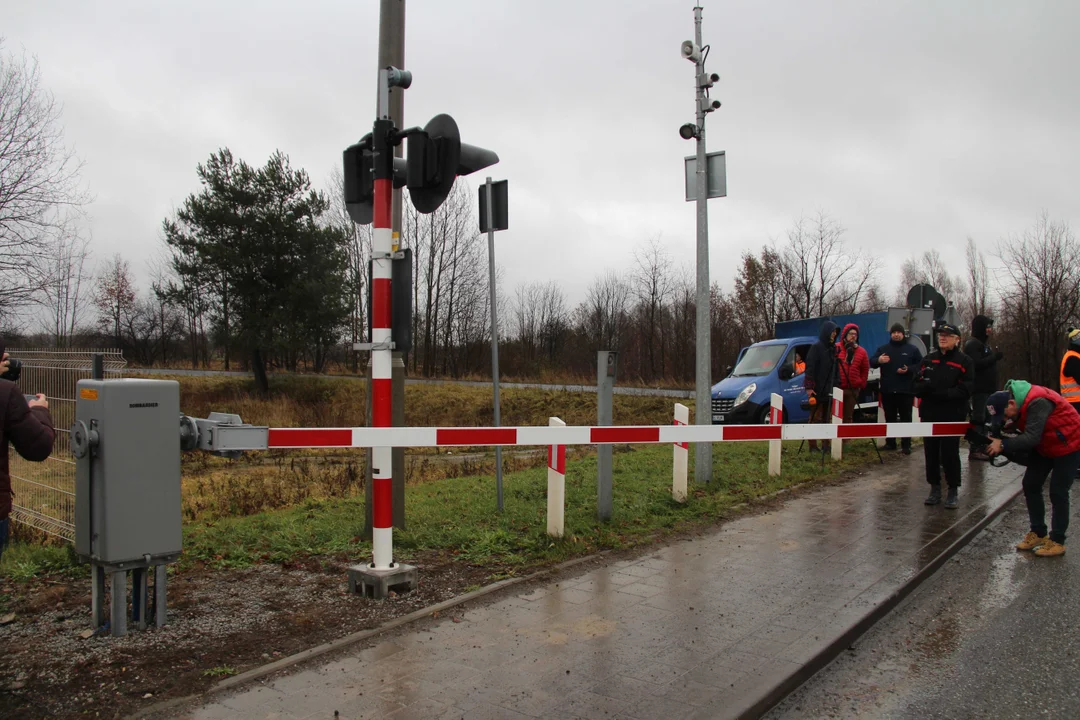 Wyłamanie rogatki na przejeździe kolejowym przy przystanku Łódź Olechów Zachód