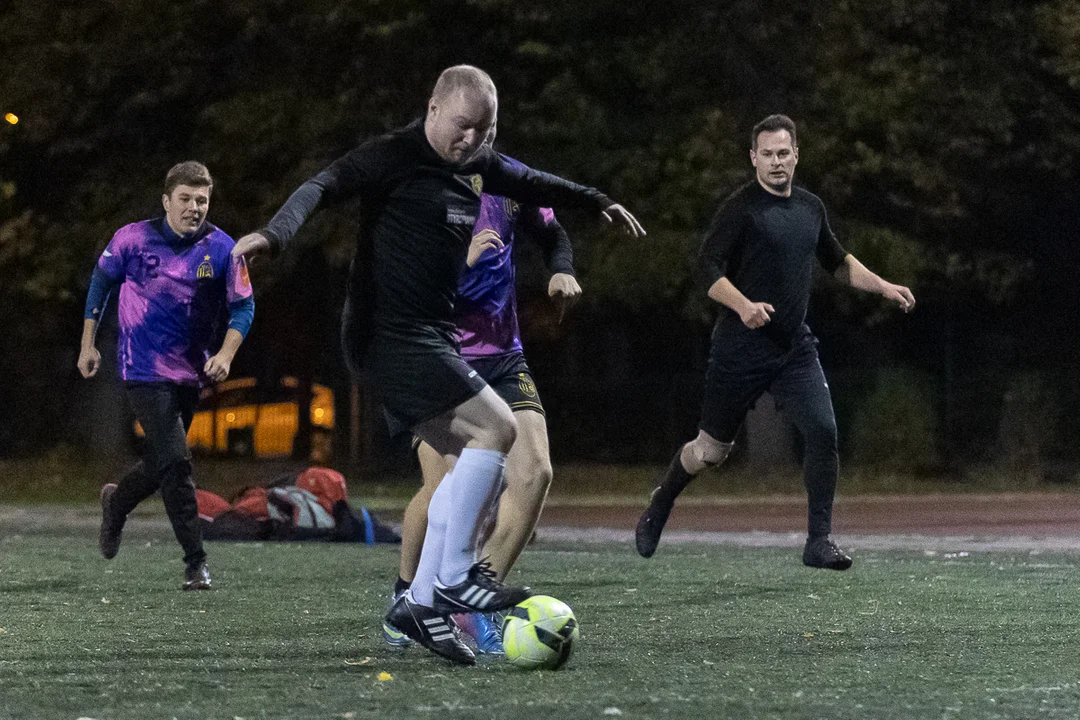 Duże emocje w spotkaniu AGKS 2 oraz FC Farselona w rozgrywkach Playareny