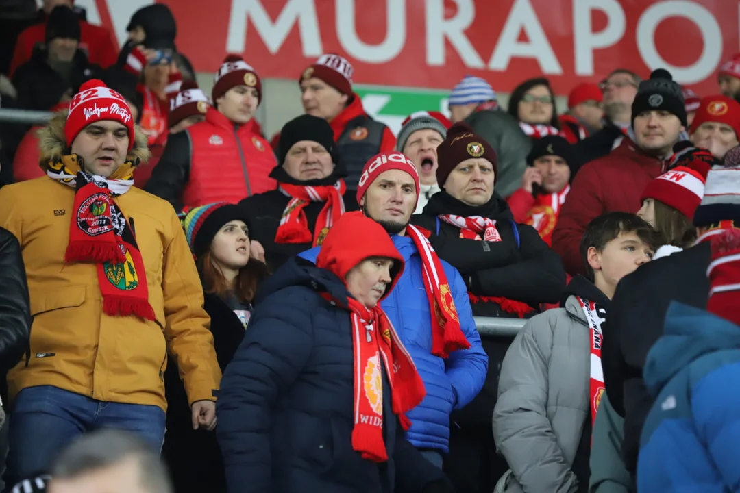 Ostatni w tym roku mecz Widzewa Łódź. Oglądaliście ten mecz na stadionie? Poszukajcie się na zdjęciach - Zdjęcie główne