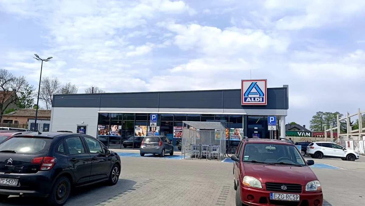 Nowe centrum handlowe pod Łodzią. Parking pełny już od rana
