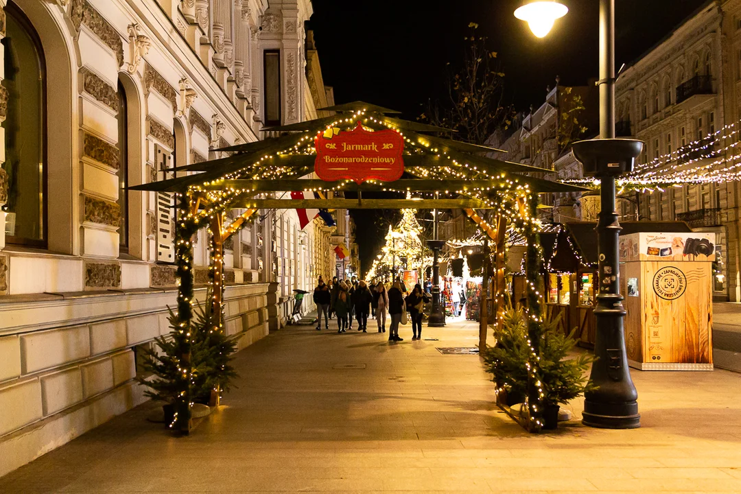 Świąteczna iluminacja na ul. Piotrkowskiej