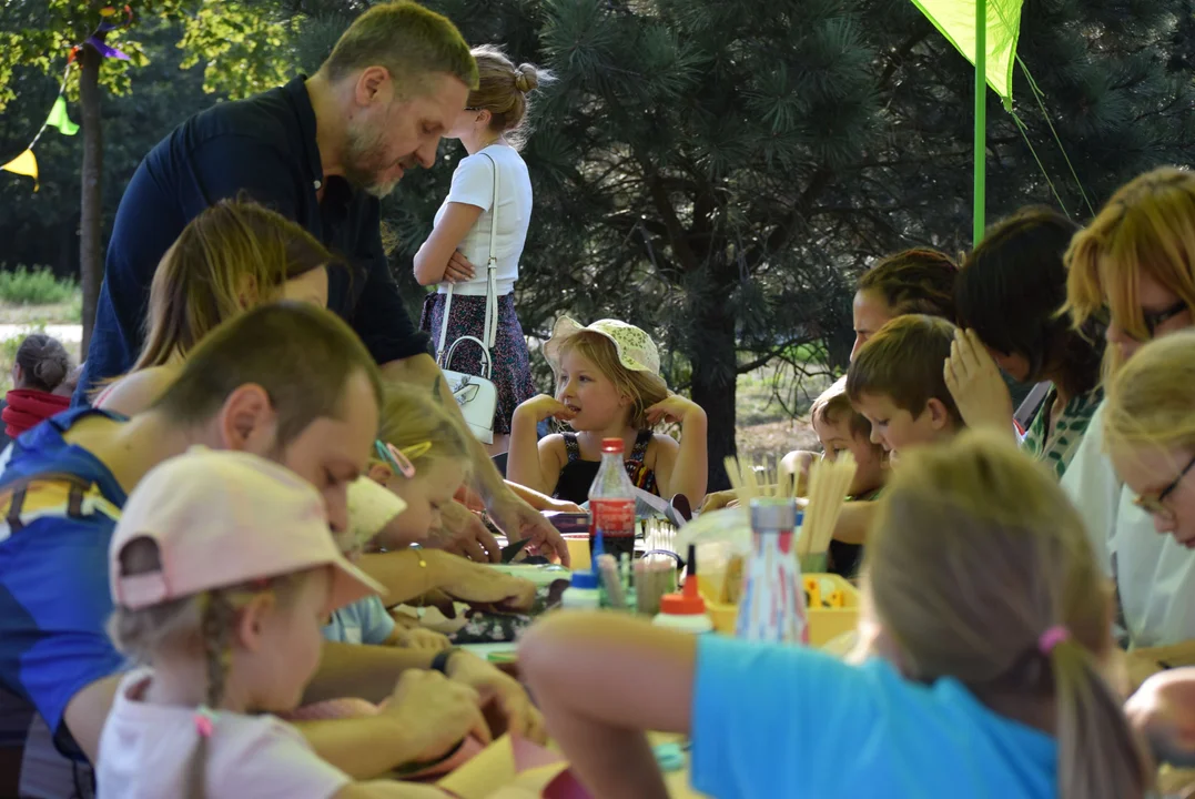 Piknik międzypokoleniowy w Parku Ocalałych w Łodzi