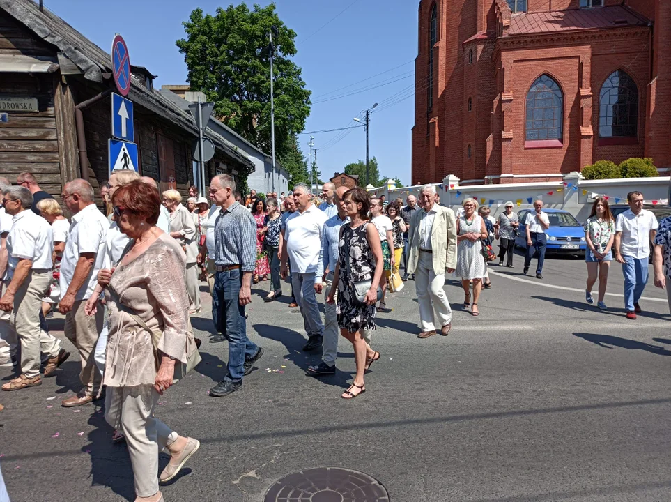 Ulicami Zgierza przeszły procesje Bożego Ciała.