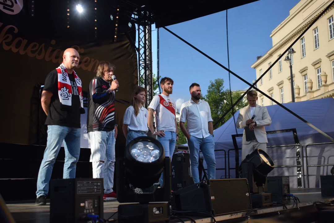 Prezentacja drużyny ŁKS-u na placu Wolności
