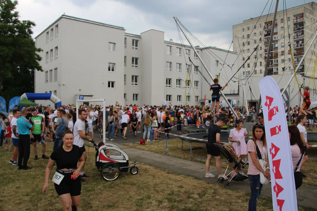 Piknik rodzinny fundacji „Daj piątaka na dzieciaka” na Bałutach