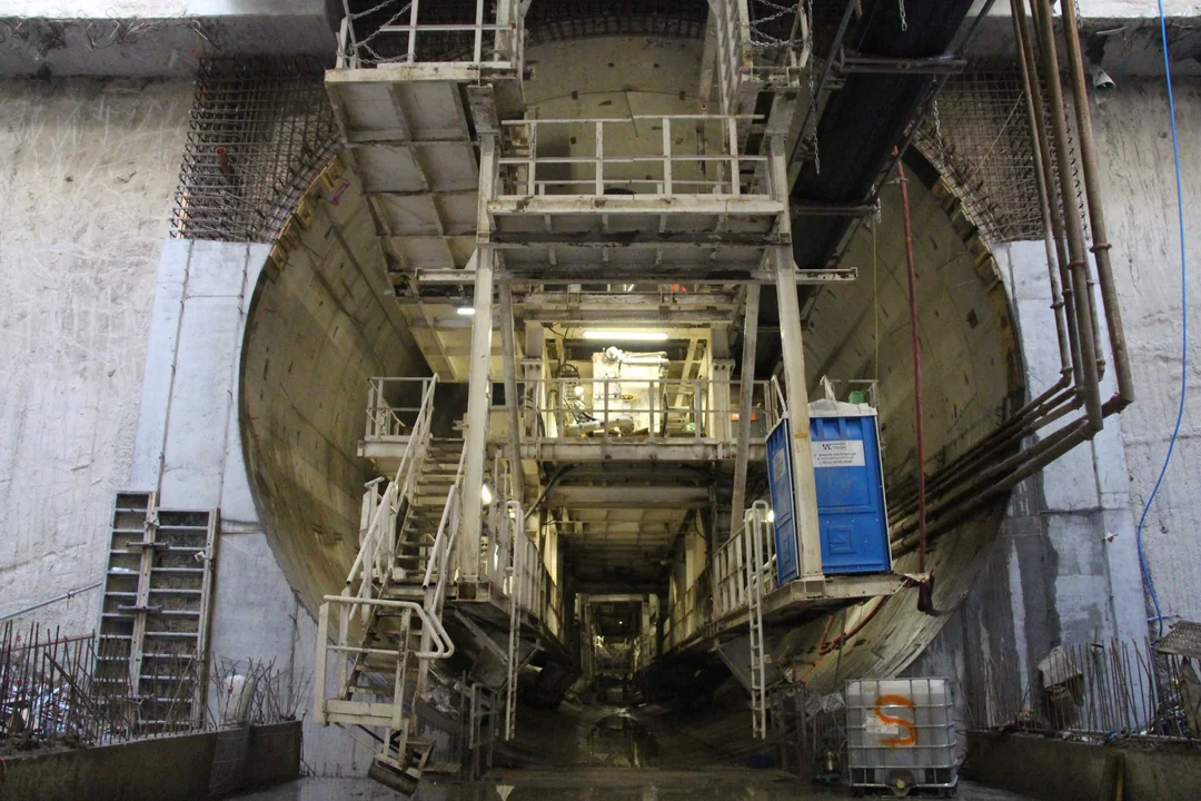 Tarcza TBM "Katarzyna" zmierza już w kierunku dw. Łódź Fabryczna