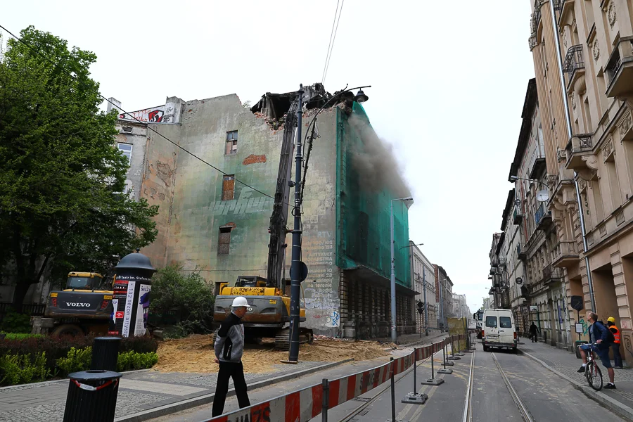 Kamienica przy Kilińskiego 49, w końcu, zostanie zburzona. Wiemy kiedy wrócą tramwaje