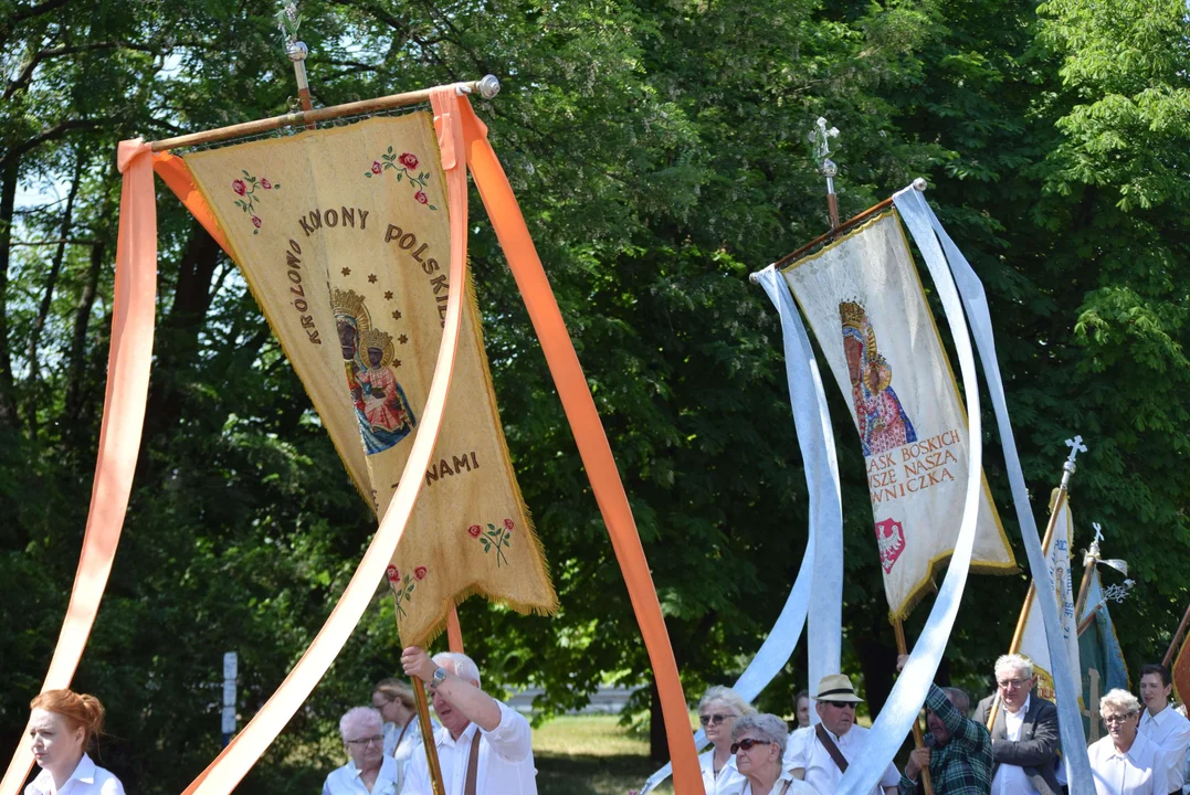 Procesje Bożego Ciała przeszły ulicami Łodzi