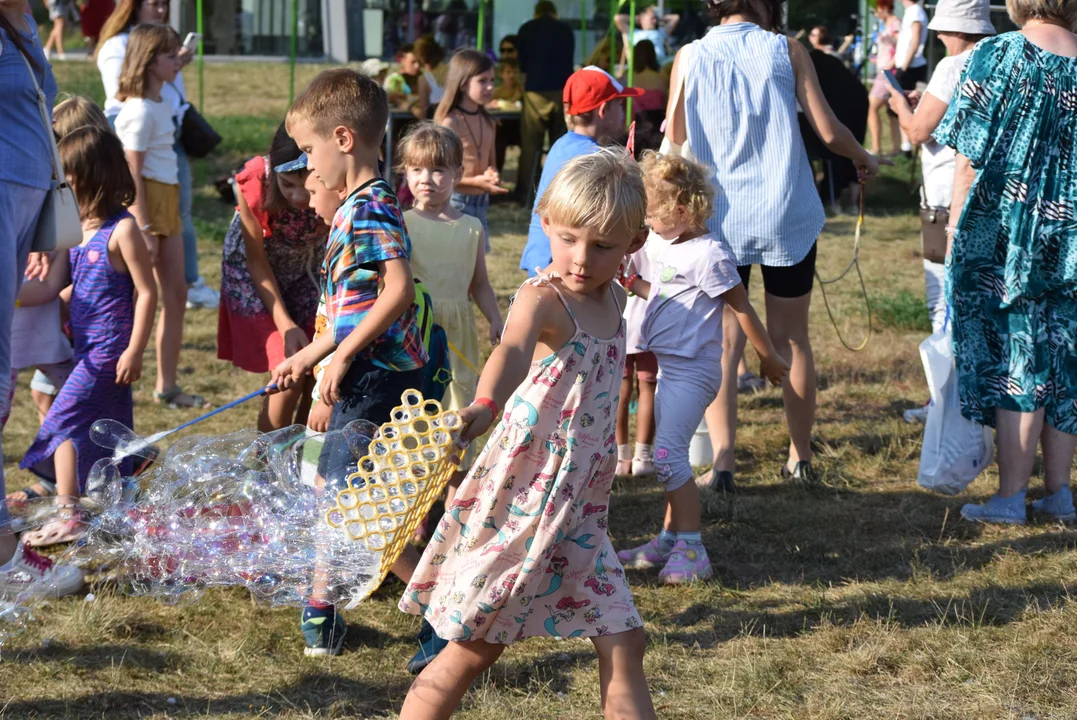 Piknik międzypokoleniowy w Parku Ocalałych w Łodzi