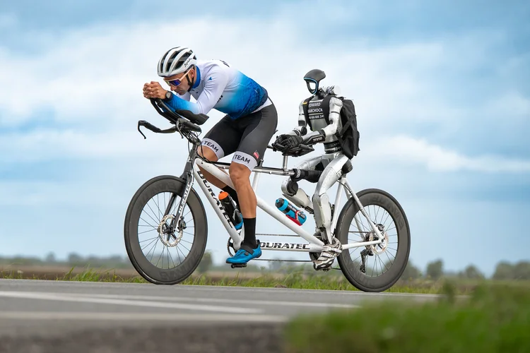 Robot ukończył triathlon. Edward Warchocki przeszedł do historii w Malborku