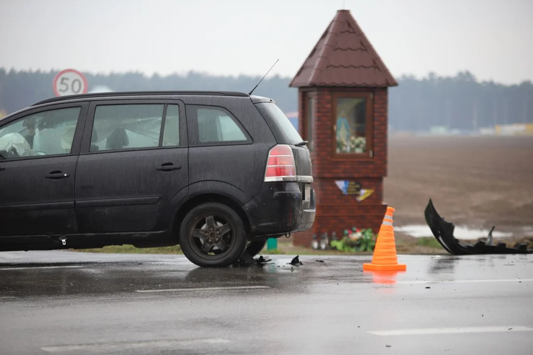 Wypadek na DK 92 pod Kutnem. Na miejscu wszystkie służby