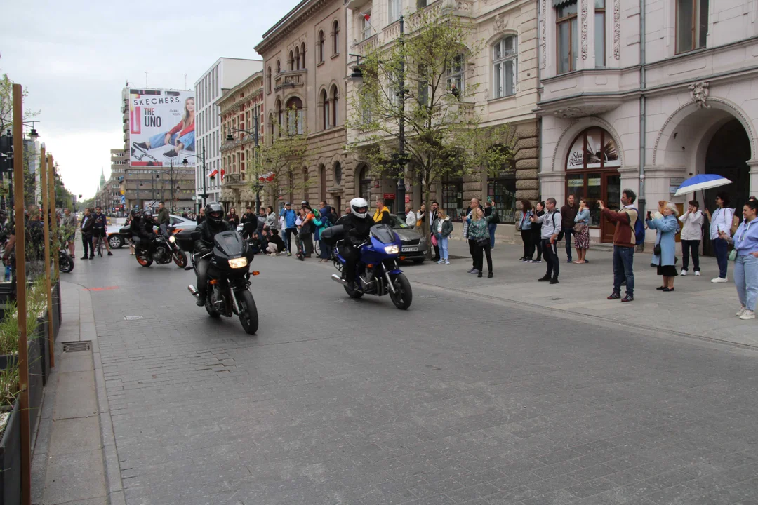 Wielka parada motocyklowa na ulicy Piotrkowskiej w Łodzi