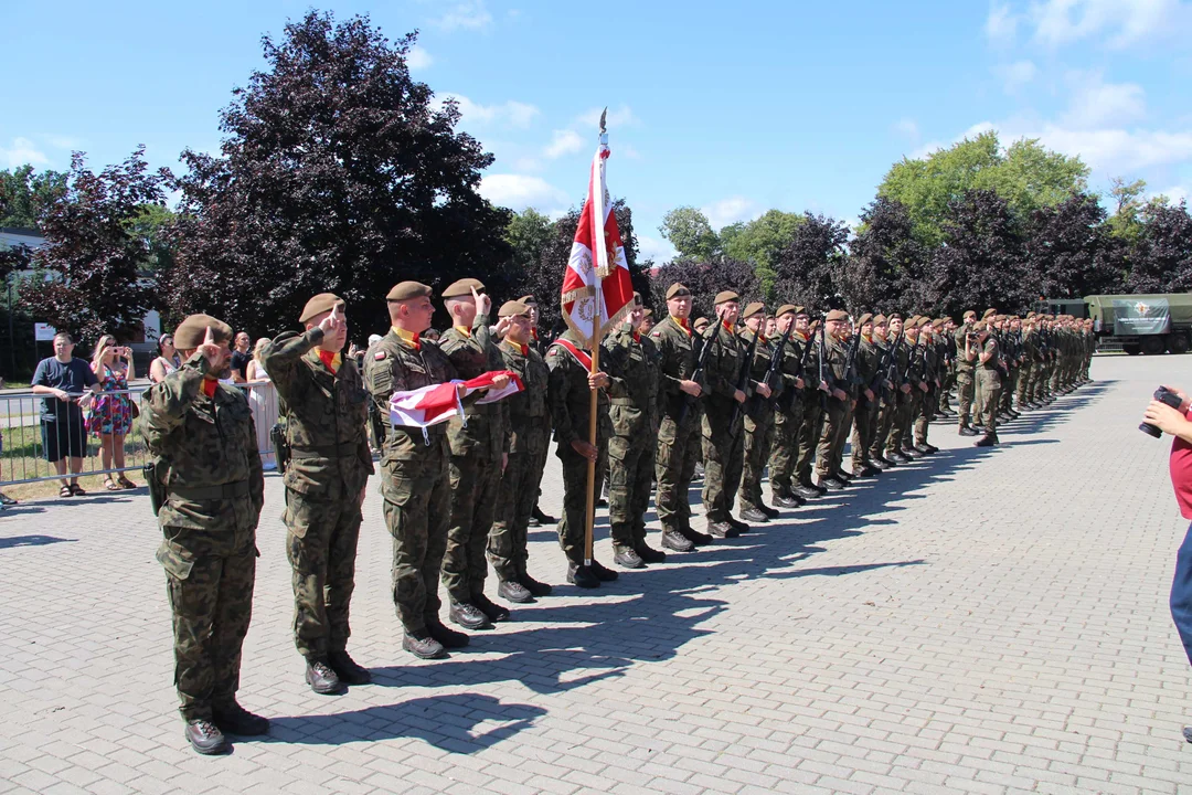 Przysięga wojskowa żołnierzy dołączających do 9 Łódzkiej Brygady Obrony Terytorialnej