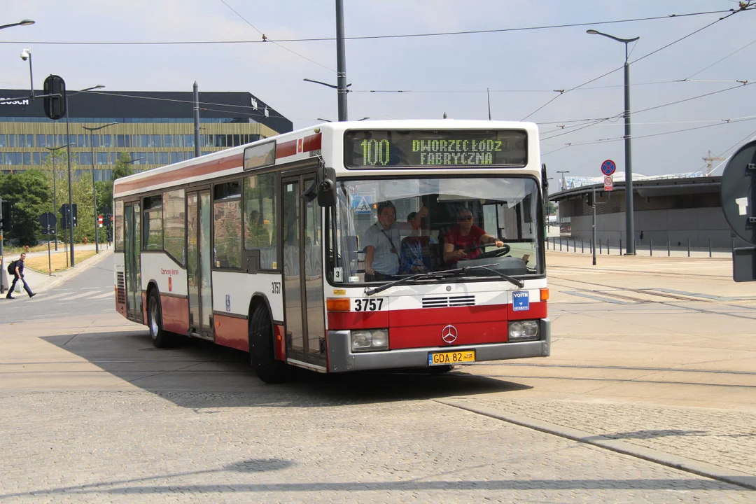 Podróż w czasie prawdziwymi klasykami. Łódzkie Linie Turystyczne zapraszają na przejażdżkę [ZDJĘCIA]