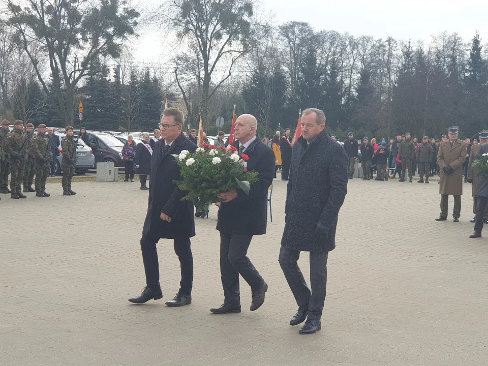 Obchody Zbrodni Zgierskiej na placu Stu straconych [zdjęcia]