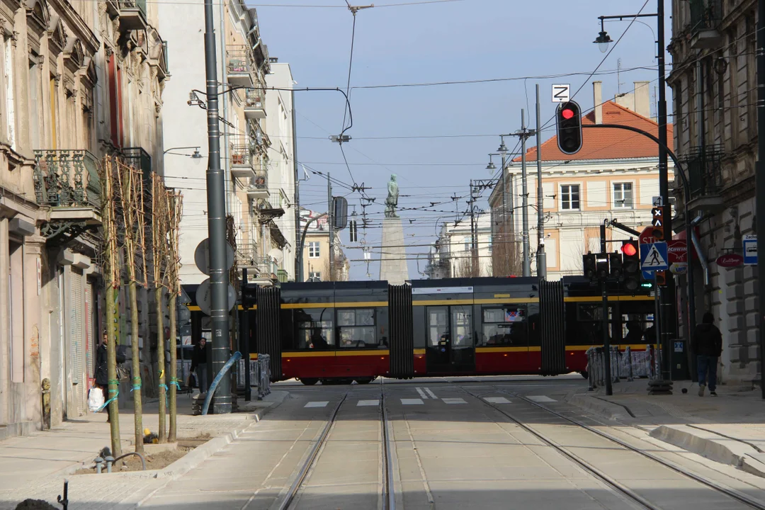 Ulica Legionów w Łodzi - tramwaje mają tutaj problem z przejazdem