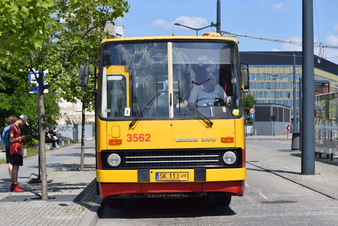 Łódzkie Linie Turystyczne zapraszają przez cały weekend. Po Łodzi jeżdzą prawdziwe klasyki!