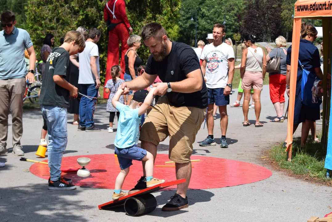 Akademia Cyrkowa w parku na Zdrowiu