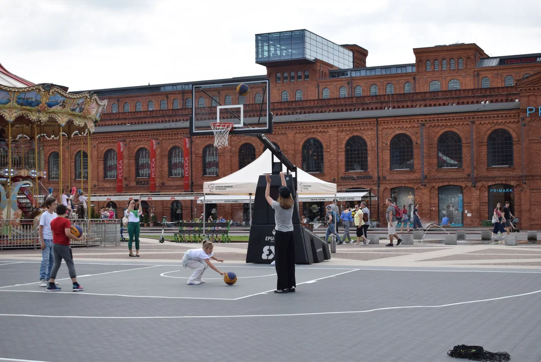 Basketnmania i boiska na rynku Manufaktury