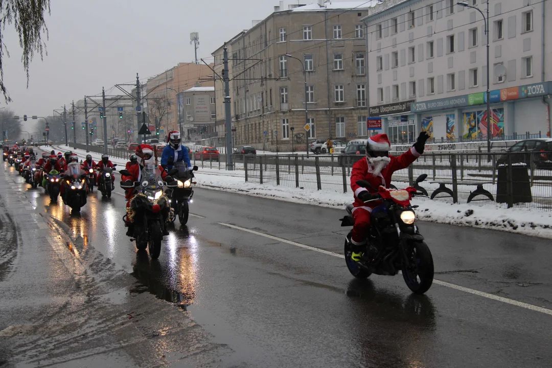 Parada MotoMikołajów w Manufakturze w Łodzi - 9.12.2023 r.