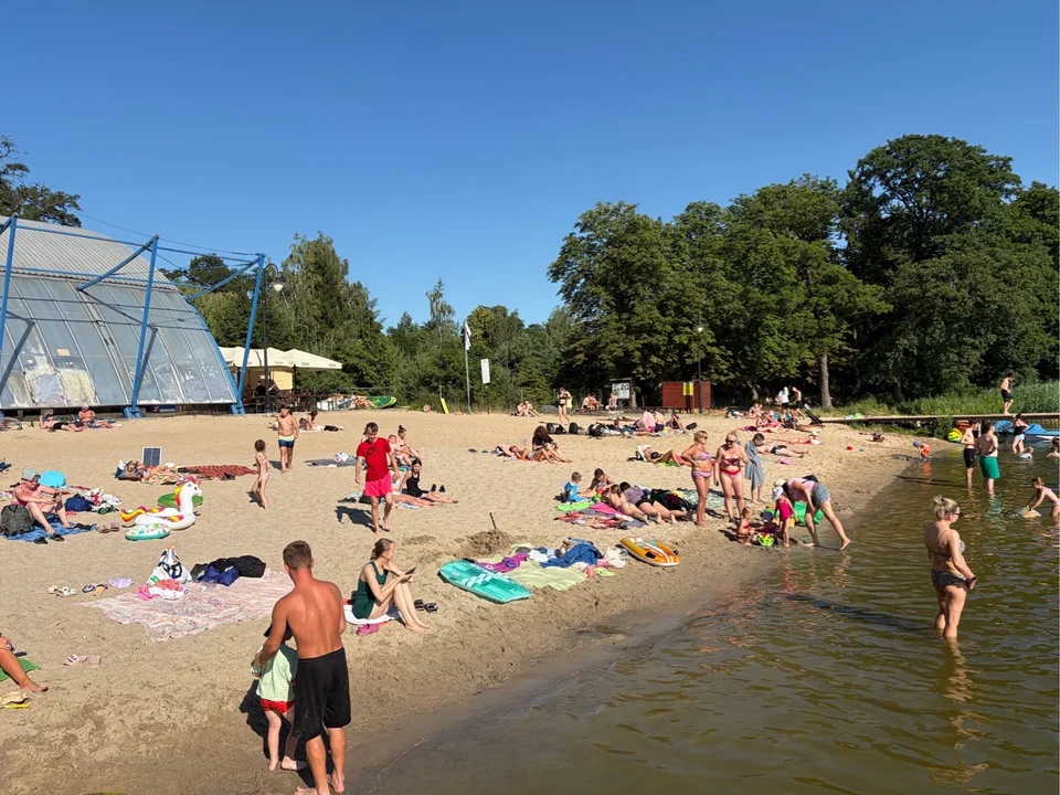 Tłumnie ruszyli nad wodę