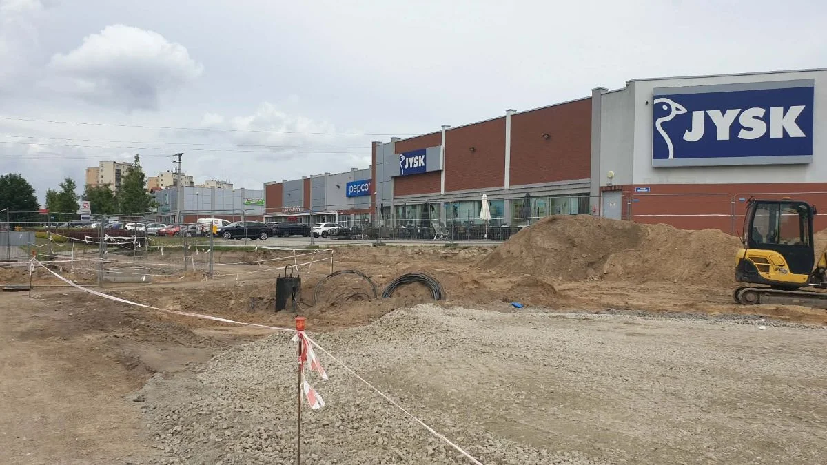 Koparki przy jednej z głównych tras między Łodzią a Zgierzem
