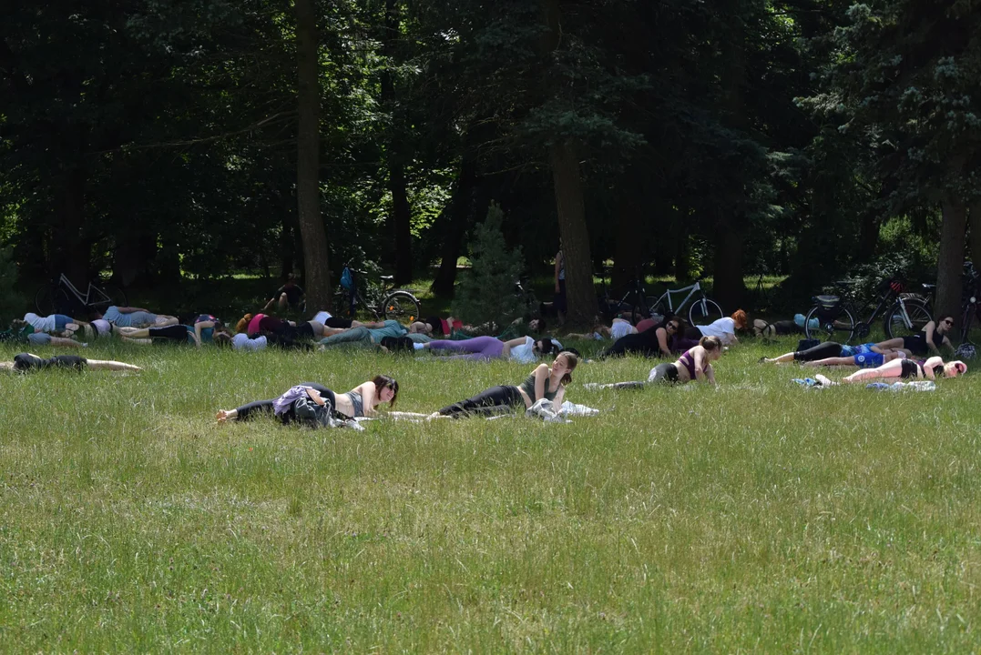 Joga w Parku Poniatowskiego