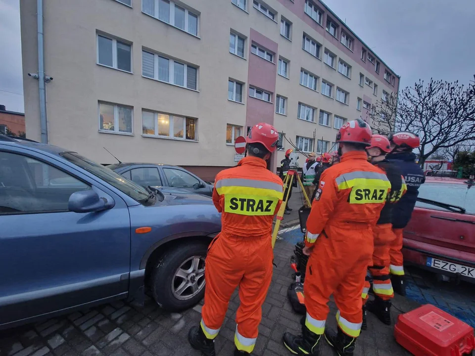 Stryków: wybuch w mieszkaniu w bloku