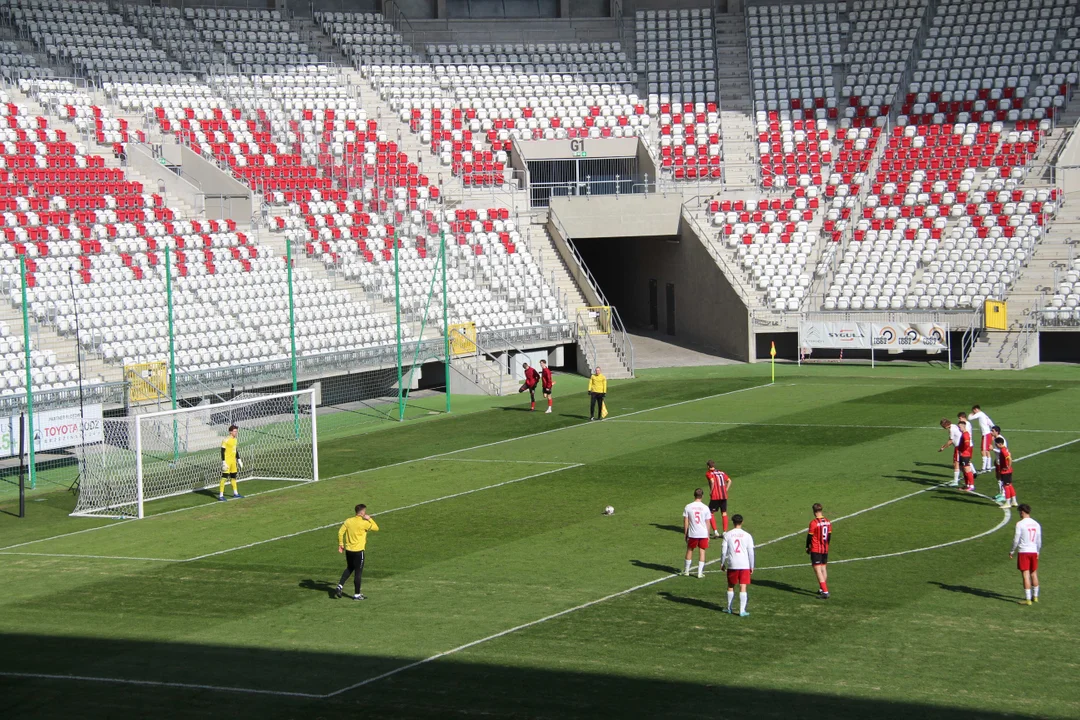 Ćwiczenia służb specjalnych na stadionie ŁKS-u