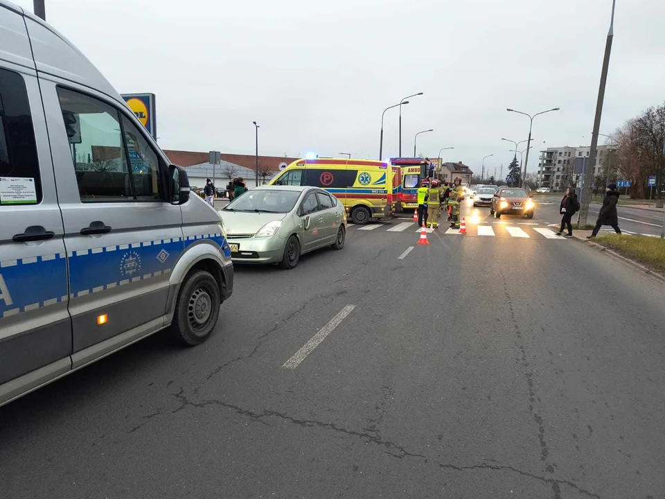 Potrącenie nastolatki w Płocku. Policja pokazała nagranie - ku przestrodze [WIDEO] - Zdjęcie główne