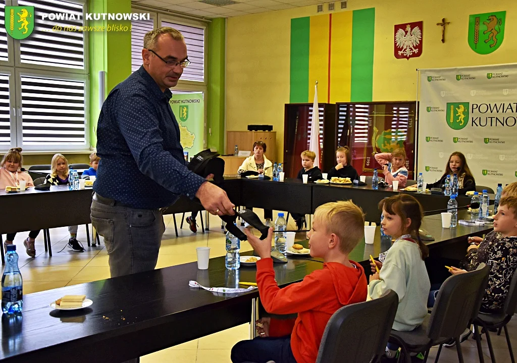 Wizyta uczniów Szkoły Podstawowej nr 1 w siedzibie Starostwa Powiatowego w Kutnie