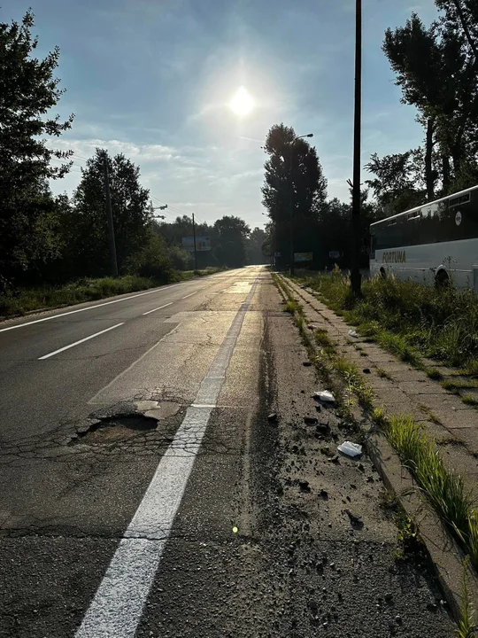 W takich warunkach jeździmy po ul. Świętej Teresy w Łodzi