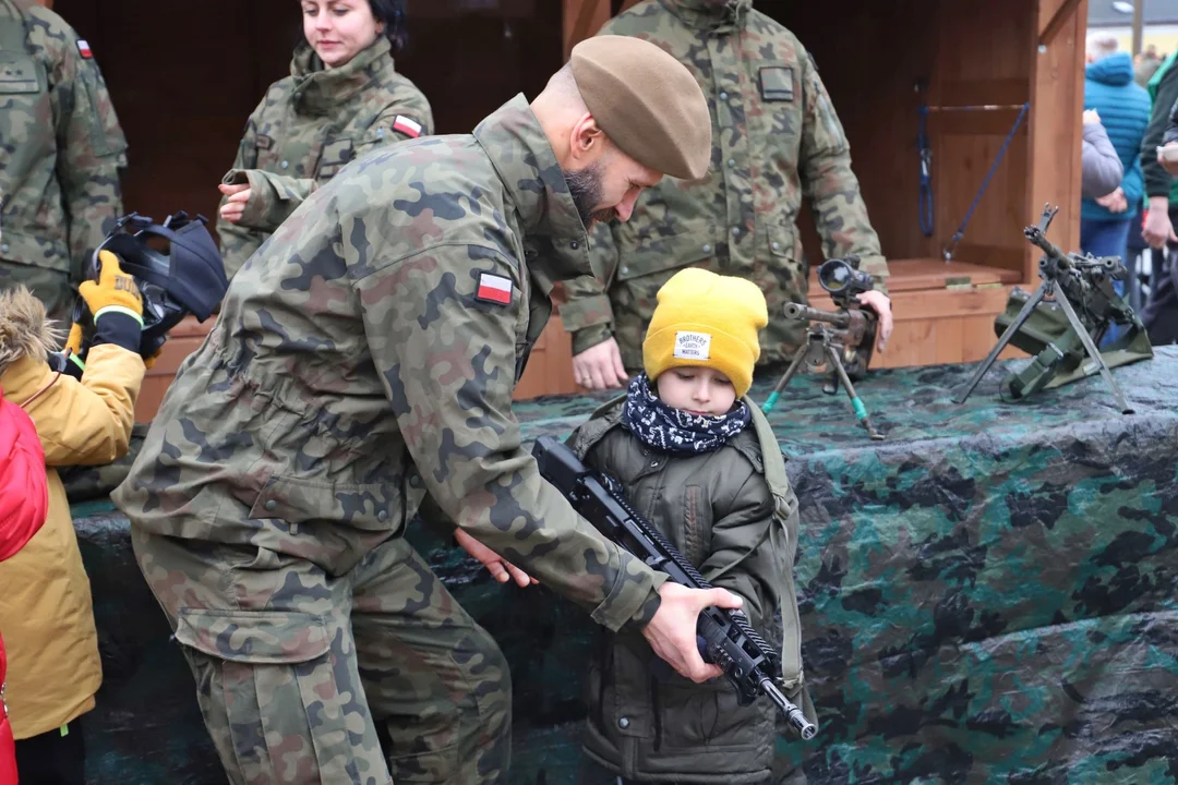 Tłumy na Pikniku Wojskowym z okazji Święta Niepodległości