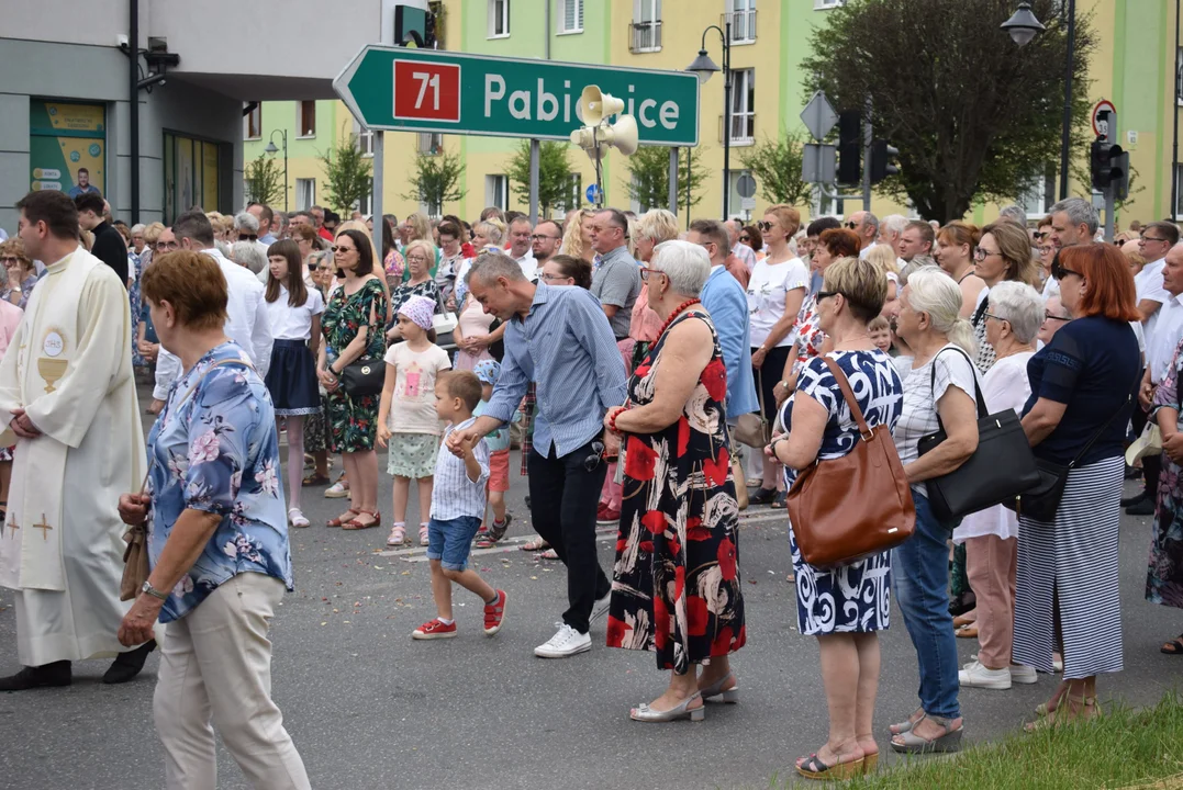 procesja Bożego Ciała w parafii Matki Bożej Dobrej Rady w Zgierzu