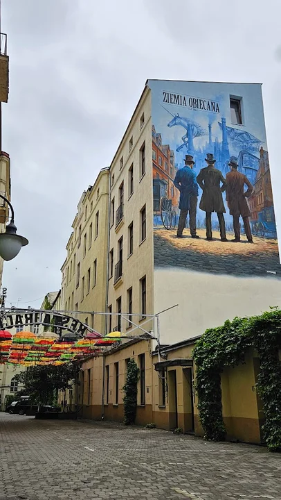 Nowy mural przy Piotrkowskiej 120