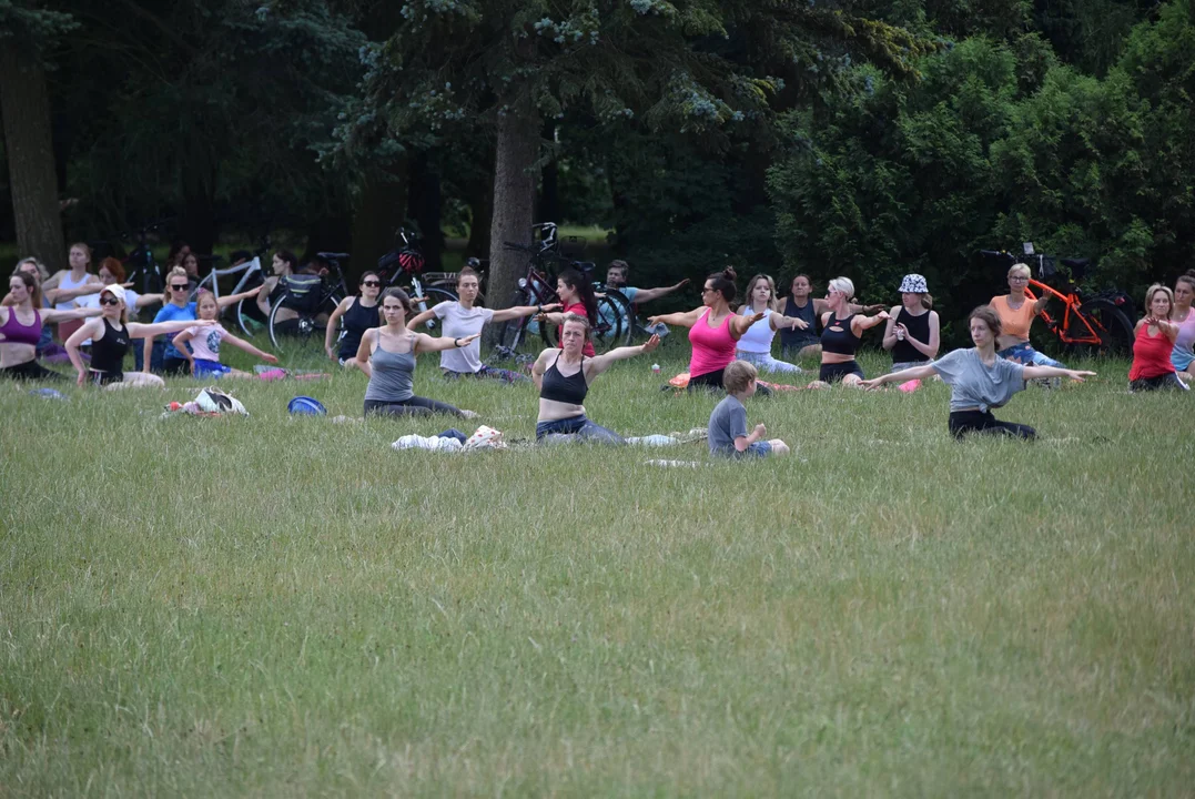 Joga w Parku Poniatowskiego