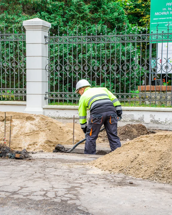 Вулиця в центрі Лодзі перетвориться на сад. Подивіться, як просуваються роботи [фото] - Zdjęcie główne